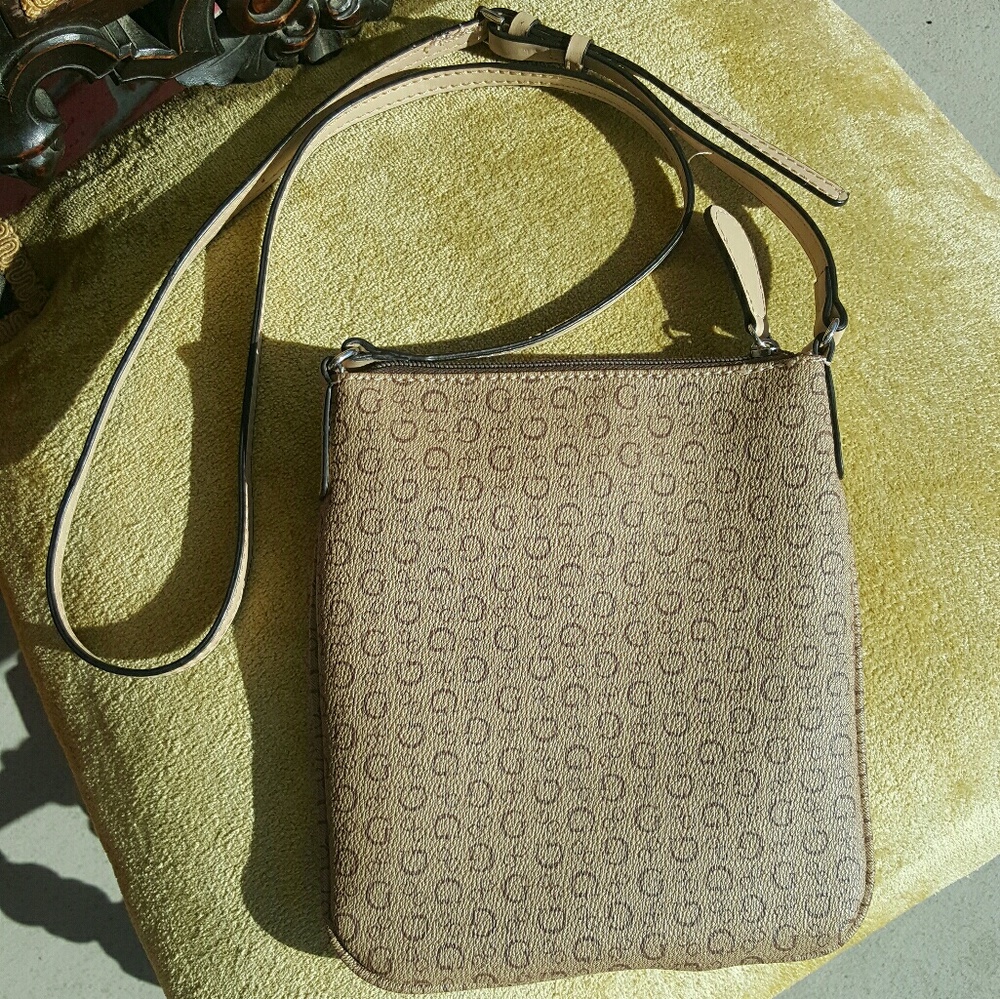 Crossbody - Picture 3 of 4